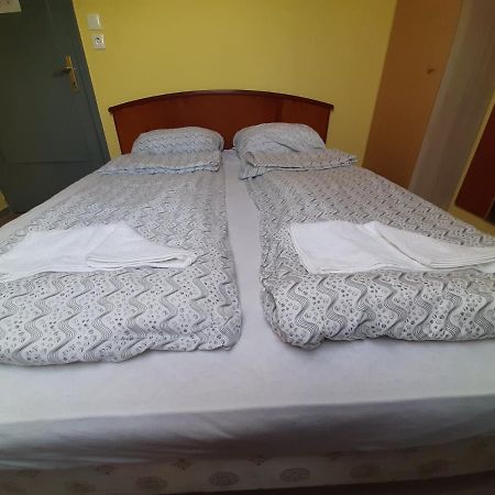 Retro Hotel Merid Zamardi Bagian luar foto
