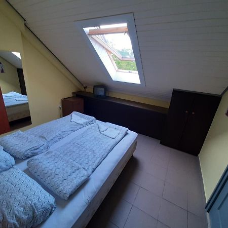 Retro Hotel Merid Zamardi Bagian luar foto